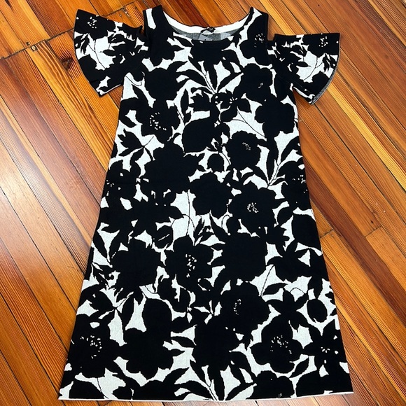Ann Taylor Black and White Floral Cold Shoulder Sweater Casual Dress SZ MP - Picture 5 of 12